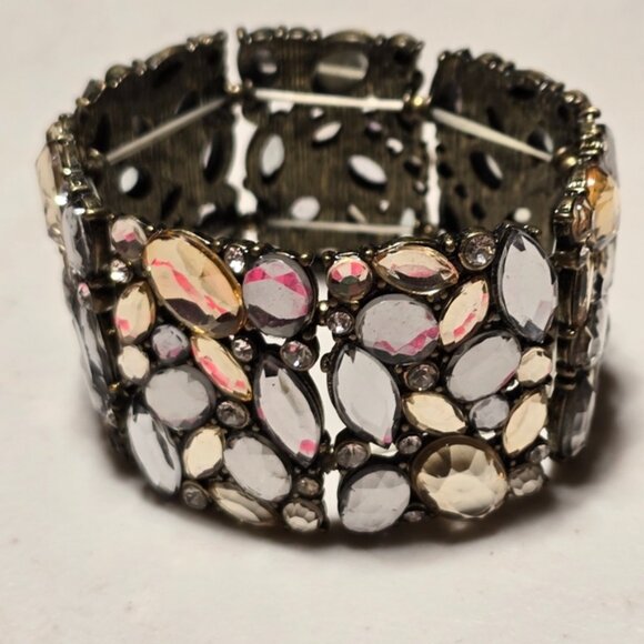 Strechy Facited Crystal Bracelet - Picture 1 of 1